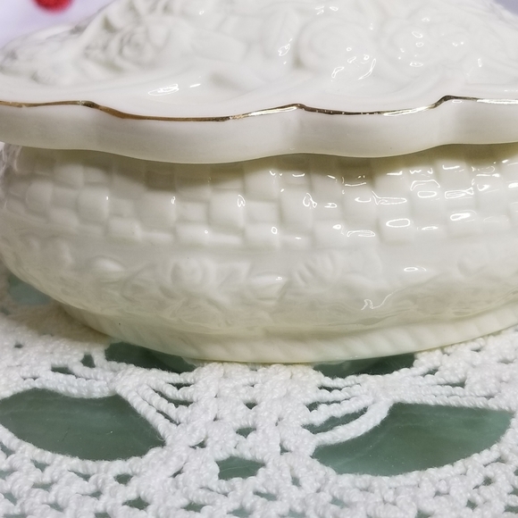 Hampton Genuine Porcelain Collection Heart Shaped Floral Trinket 4.5" W - Picture 5 of 8